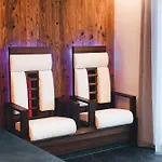 Burgstadl & Restaurant Apartman Ladis