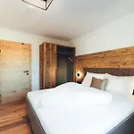 Burgstadl & Restaurant 4* Ladis