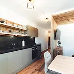 Burgstadl & Restaurant Apartman