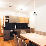 Burgstadl & Restaurant Apartman