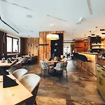 Burgstadl & Restaurant Apartman 4*