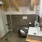 Apartman Burgstadl & Restaurant Ladis