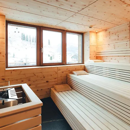 Burgstadl & Restaurant Apartmán 4*