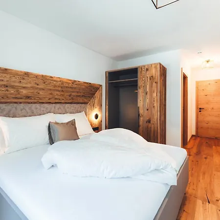 Apartment Burgstadl & Restaurant Ladis