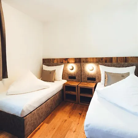 Burgstadl & Restaurant Apartment