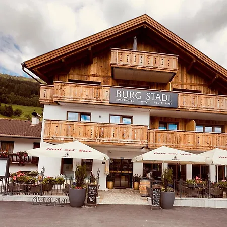 Burgstadl & Restaurant Apartman 4*