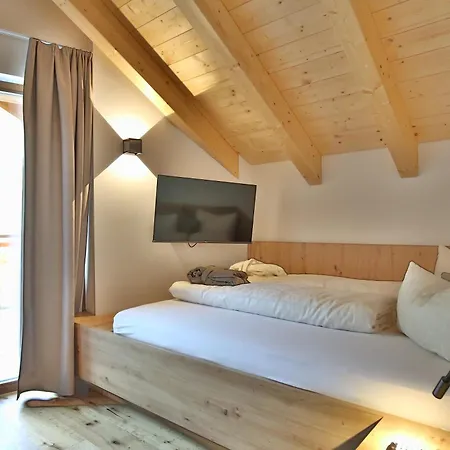Burgstadl & Restaurant Apartmán 4*