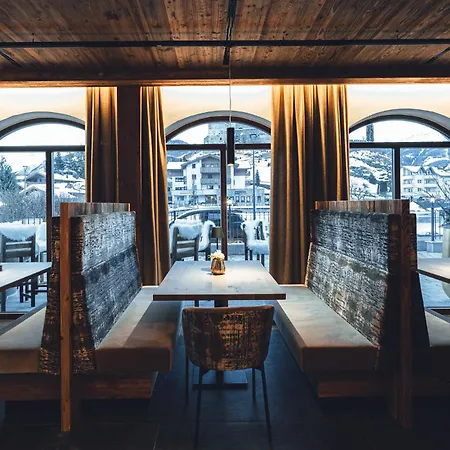 Apartmán Burgstadl & Restaurant Ladis
