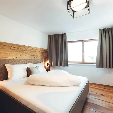 Burgstadl & Restaurant 4* Ladis