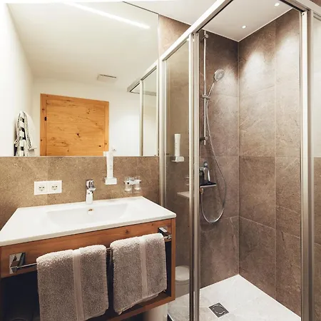 Burgstadl & Restaurant 4* Ladis