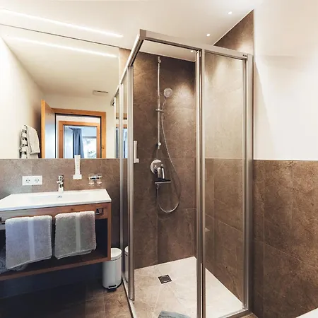 Burgstadl & Restaurant Ladis