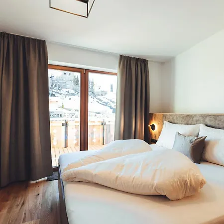 Burgstadl & Restaurant 4* Ladis