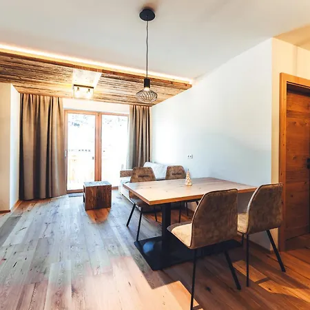 Burgstadl & Restaurant Appartamento 4*