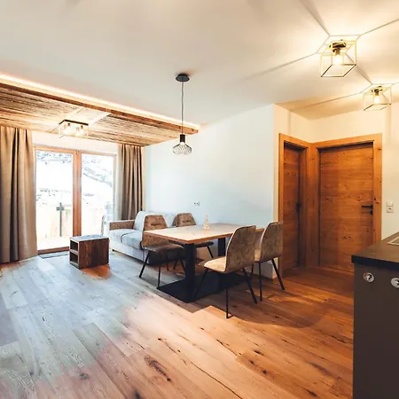 Burgstadl & Restaurant 4* Ladis