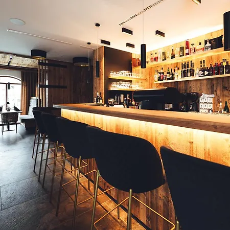 Burgstadl & Restaurant 4*