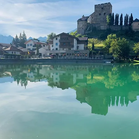 شقة Burgstadl & Restaurant