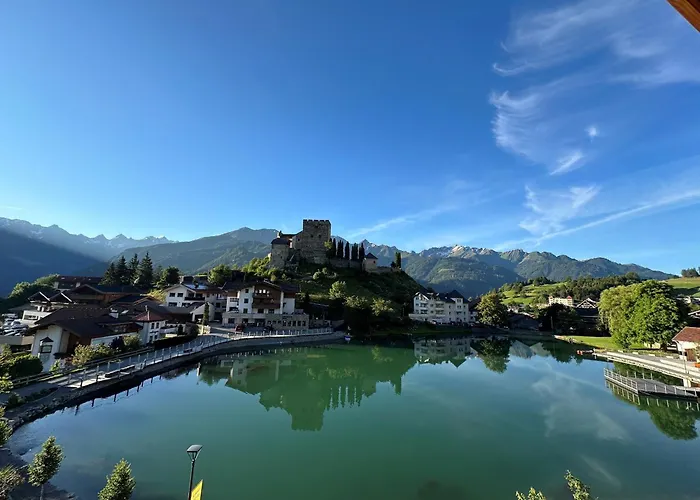 Burgstadl & Restaurant شقة لاديس